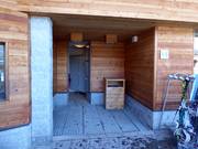 Servizi igienici curati e cestini per i rifiuti