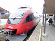 Stazione ferroviaria direttamente presso la Hahnenkammbahn