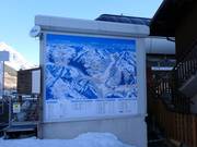 Tabellone informativo alla stazione a valle