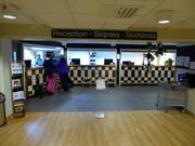 Reception curata con cassa per skipass