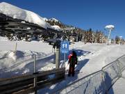 La barra viene consegnata all'ingresso dello skilift.