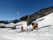 Cannone da neve e lancia a Villars