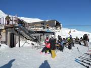 Terrazza soleggiata presso il Giant Cafè