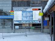 Grande tabellone informativo alla stazione a valle