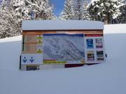 Grande pannello informativo alla stazione intermedia