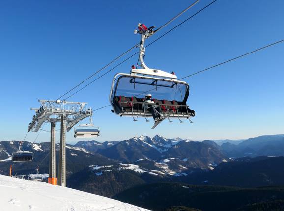 Bäreck - 6pers.| Seggiovia ad alta velocità (ad agganc. autom.) con cupola di prot. e riscald. sedile