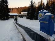 Un tappeto mobile serve l’area dedicata ai più piccoli.