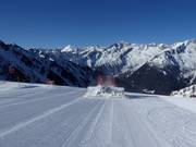 Gatto delle nevi al lavoro