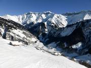 Abbondante neve naturale a Elm nella valle del Sernf
