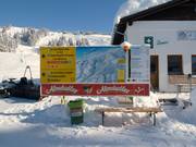 Tabellone informativo alla stazione a monte