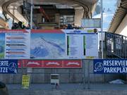 Tabellone informativo alla stazione a valle