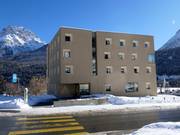 Ostello della gioventù Scuol alla stazione a valle