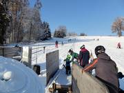 Ai bambini si offre volentieri assistenza per iniziare