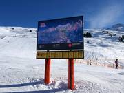 Tabellone informativo digitale alla stazione intermedia