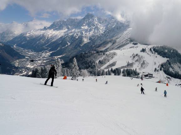 Ampia pista verso il Col de Voza