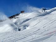 Potenti cannoni da neve innevano la Corviglia Run
