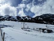 Vista dalla stazione a valle sull'area sciistica Kicking Horse
