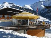 Schirmbar Karussell presso il ristorante di montagna Ämpächli