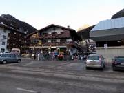 Hotel Peter direttamente alla stazione a valle a Canzei