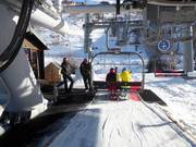 Alla seggiovia è presente il personale.