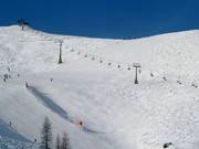 Piste difficili nella parte superiore sotto la seggiovia