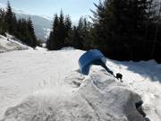 Cannone da neve sulla pista di rientro