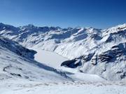 Vista sul lago artificiale Lac de Moiry