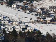 Edifici fitti intorno al Sonnenhang. Molte delle case offrono appartamenti per le vacanze.