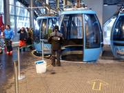 Le cabine vengono pulite ogni sera.