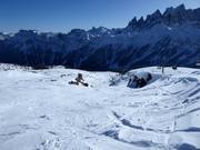 Pendii di neve fresca nell’area sciistica