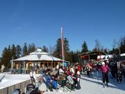 Ristorante con terrazza soleggiata