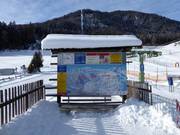 Tabellone informativo alla stazione intermedia