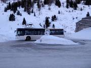 Fermata dello skibus alla stazione a valle
