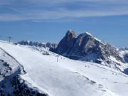 L’area sciistica Plose davanti al Sass de Putia