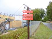 Cartelli informativi davanti alla ski hall