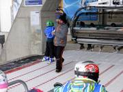 Alla seggiovia otto posti Schwanden si presta molta attenzione ai bambini.