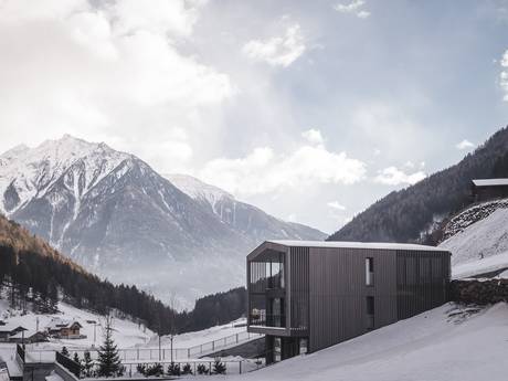 AhriaNova Apartments