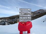 Segnaletica delle piste nell’area sciistica Sierra Nevada