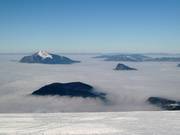 Mare di nebbia sopra il Lago di Ginevra