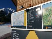 Tabellone informativo alla stazione a valle