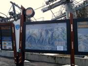 Mappa delle piste con informazioni presso la stazione a valle