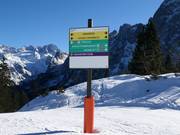 Segnaletica delle piste nella regione sciistica Dachstein West