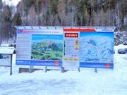 Tabellone informativo alla stazione a valle