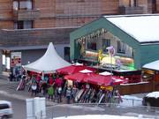 Platzhirsch-Alm alla stazione a valle della Planai