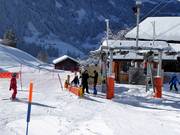 Alla sciovia a piattello si riceve assistenza durante la salita