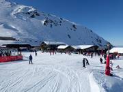 Vista sul ristorante Ōpuke Kai e sul Sky High Café