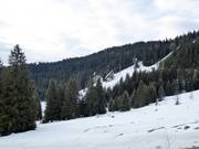 Vista sulla seggiovia e sui trampolini di salto di Igman