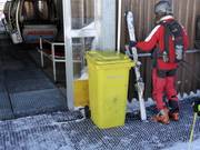 Sono disponibili cestini per i rifiuti.