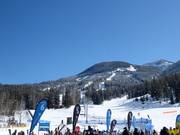 Vista dal villaggio sull’area sciistica Panorama