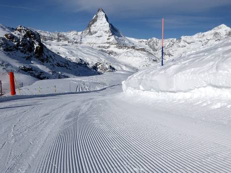 Preparazione delle piste Mattertal (Valle di Zermatt) – Preparazione delle piste Breuil-Cervinia/Valtournenche/Zermatt - Cervino